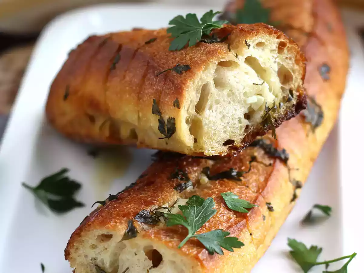 Brød med hvidløg og persille