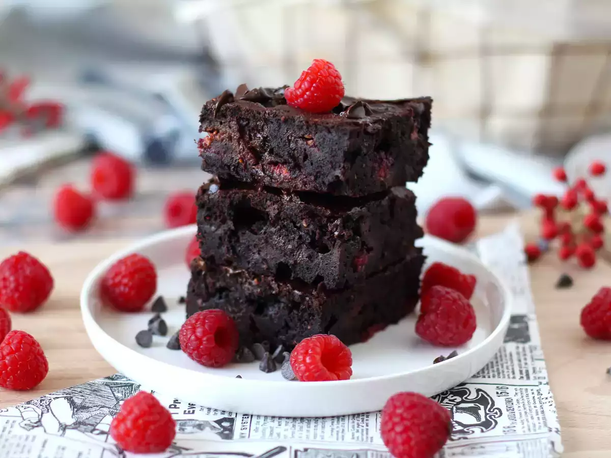 Brownie med hindbær og chokolade – ren forkælelse!