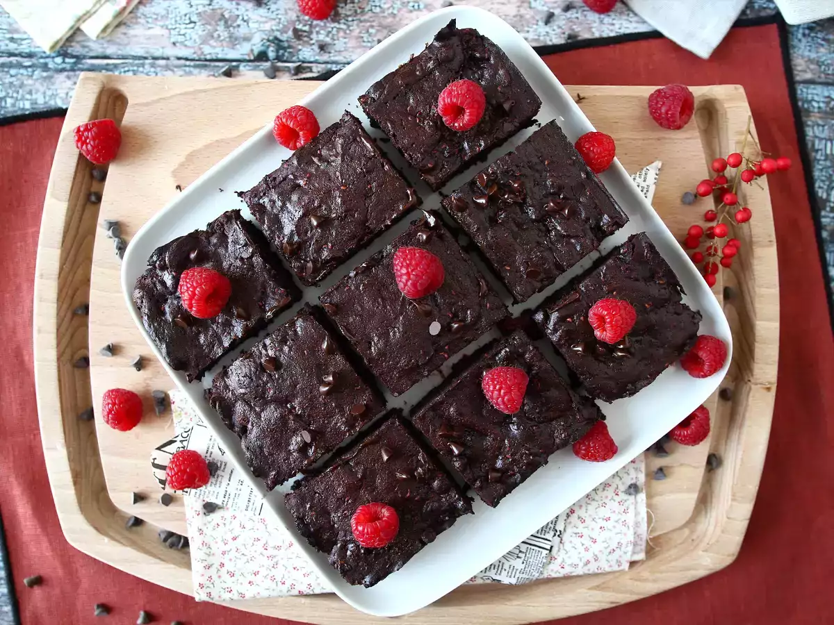 Brownie med hindbær og chokolade – ren forkælelse! - foto 2