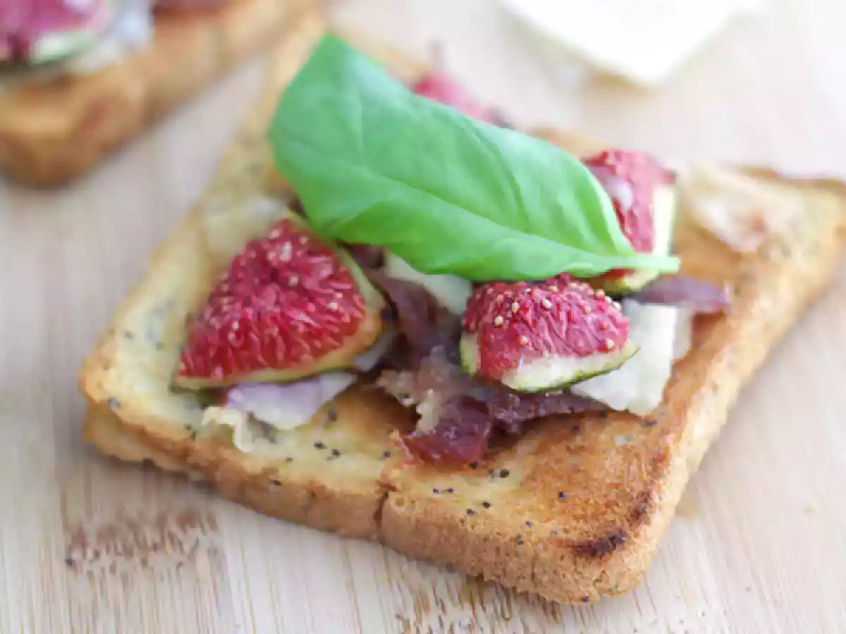 Bruschetta med figner, parmesan og parmaskinke - foto 2