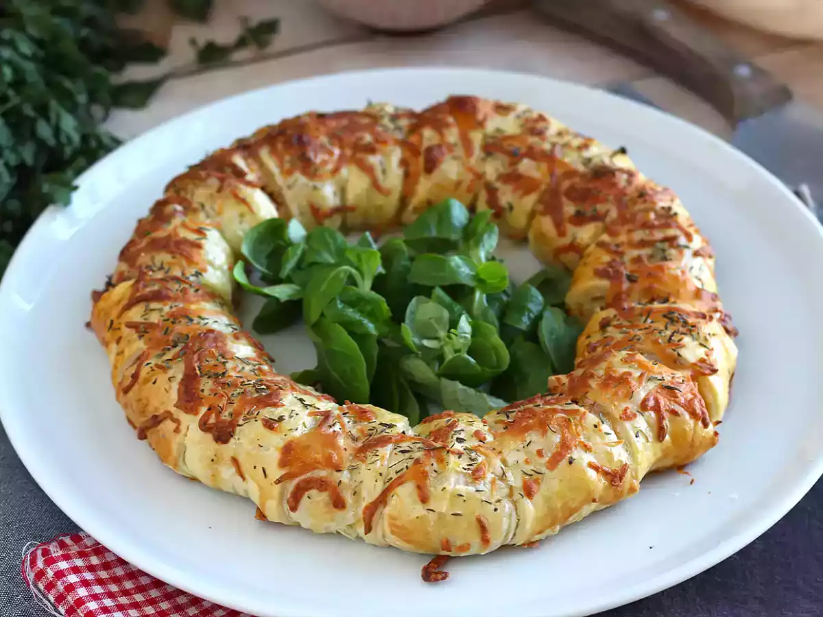 Butterdej med laks og sennep