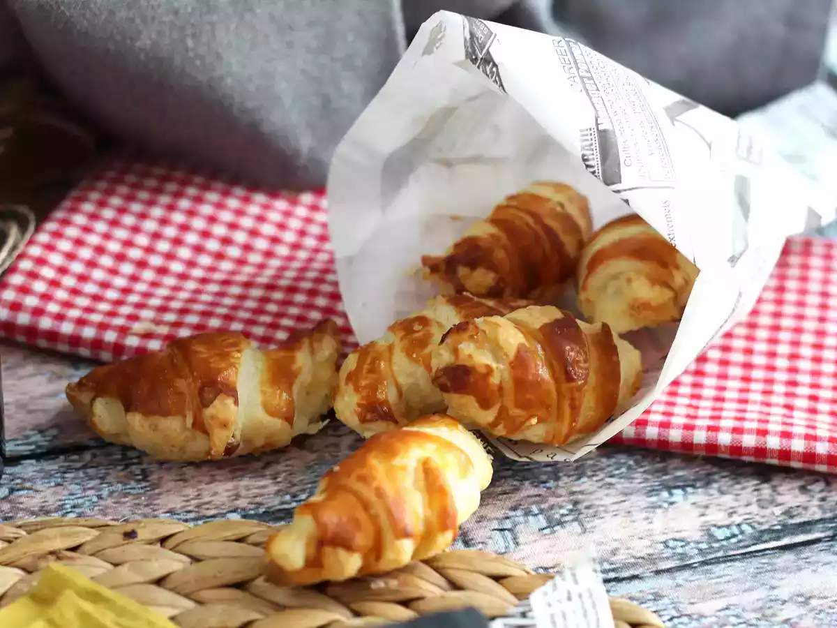 Butterdejscroissanter med bechamelsauce, skinke og ost - foto 3