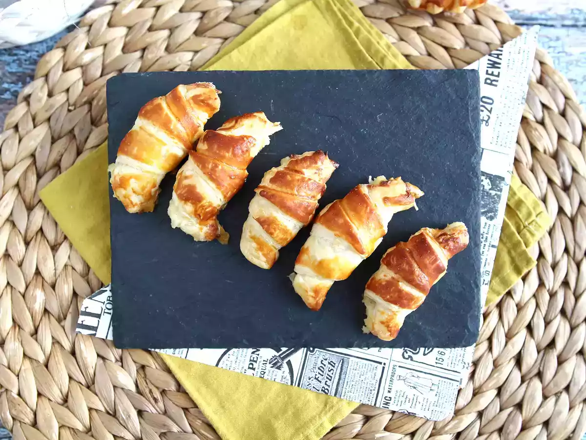Butterdejscroissanter med bechamelsauce, skinke og ost - foto 6