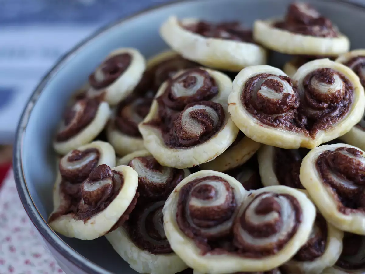 Butterdejshjerter med chokoladepålæg til valentinsdag - foto 3