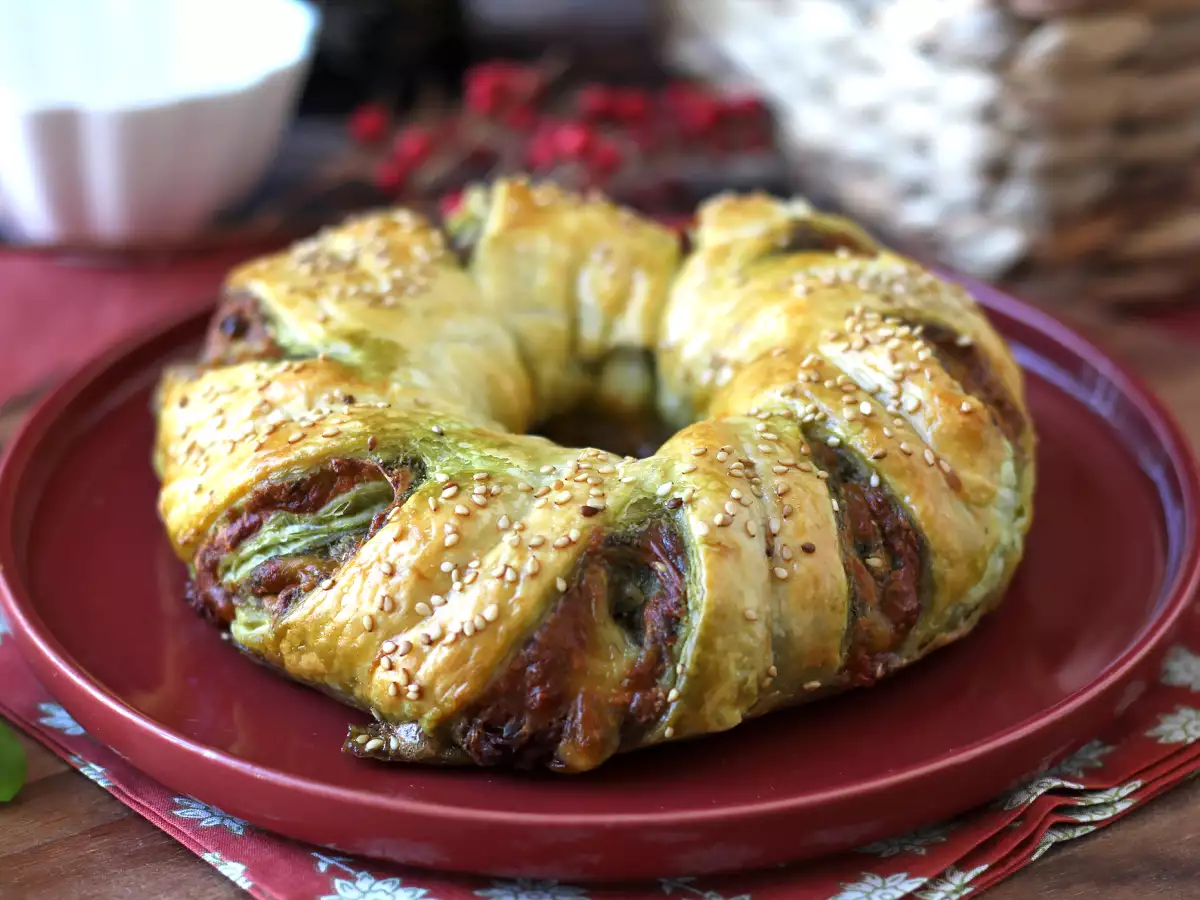 Butterdejskrans med pesto, mozzarella og soltørrede tomater - foto 7