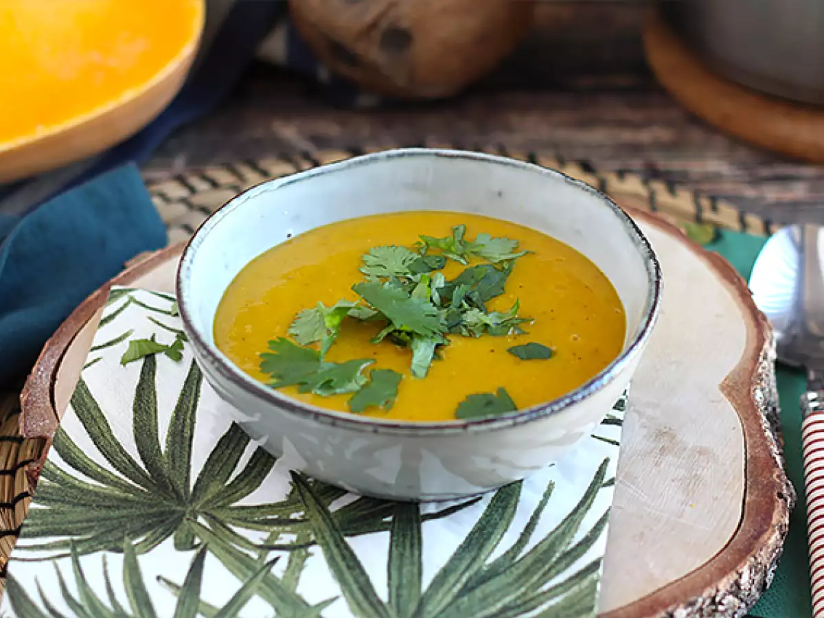 Butternutsuppe med røde linser