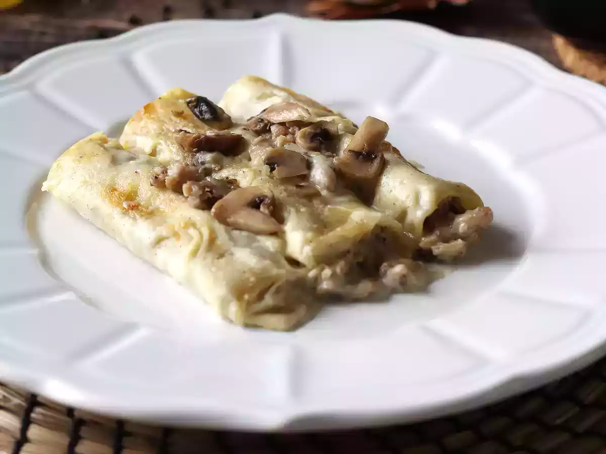 Cannelloni med svampe og pølse: en fyldig og velsmagende forret