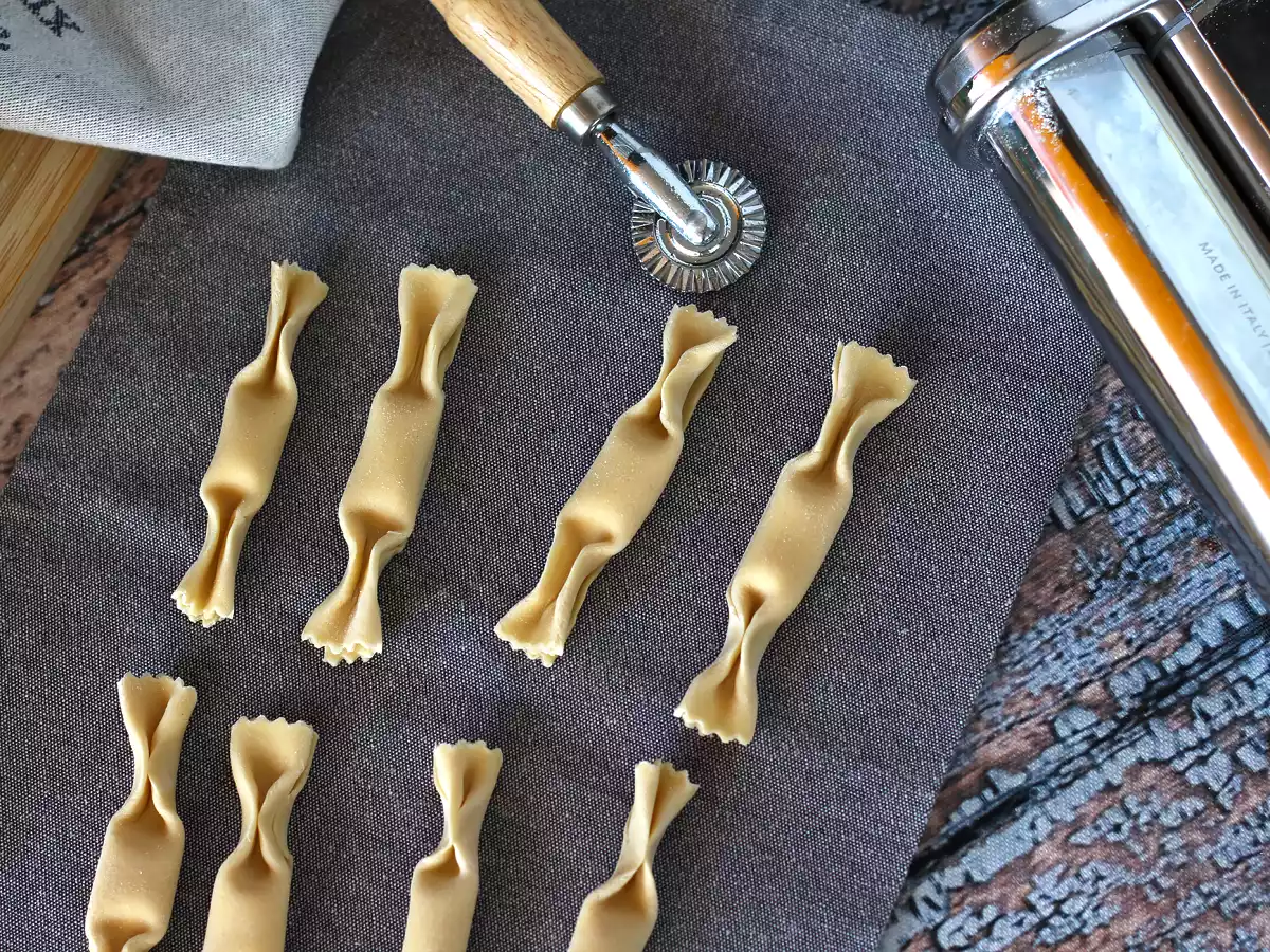 Caramelle, slikformede ravioli med græskar- og ricottafyld - foto 5