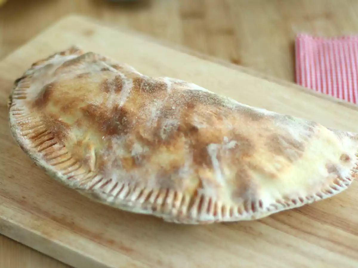 Chausson med raclette, savoyardisk calzone