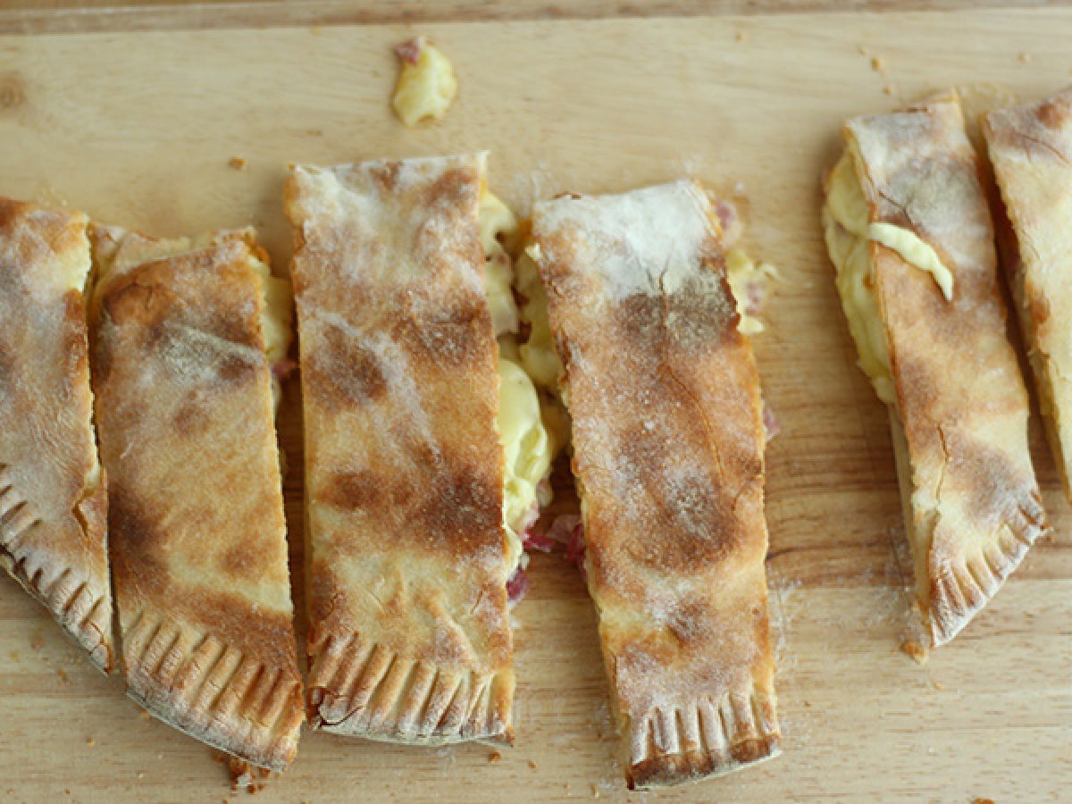 Chausson med raclette, savoyardisk calzone - foto 2