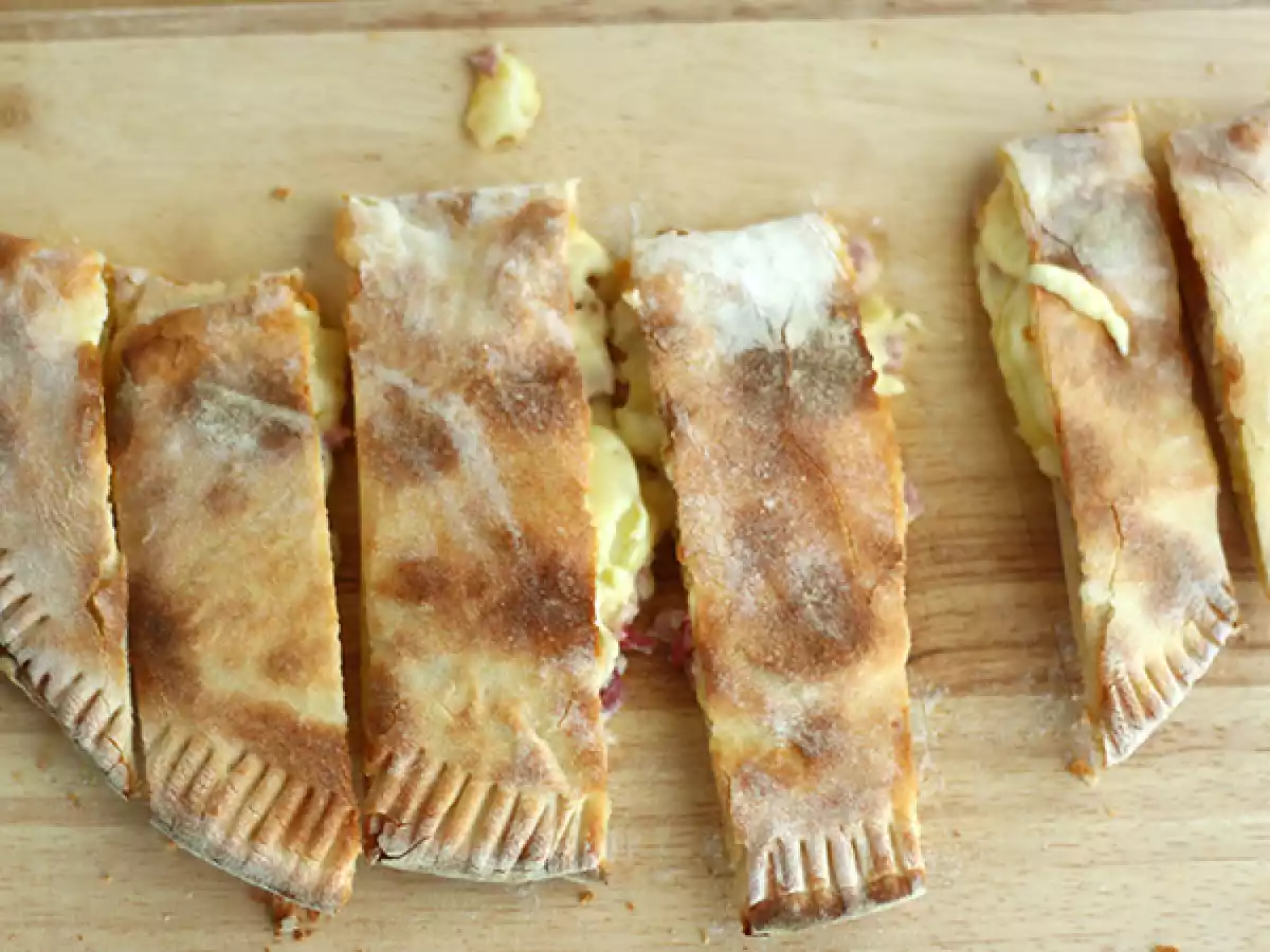 Chausson med raclette, savoyardisk calzone - foto 2