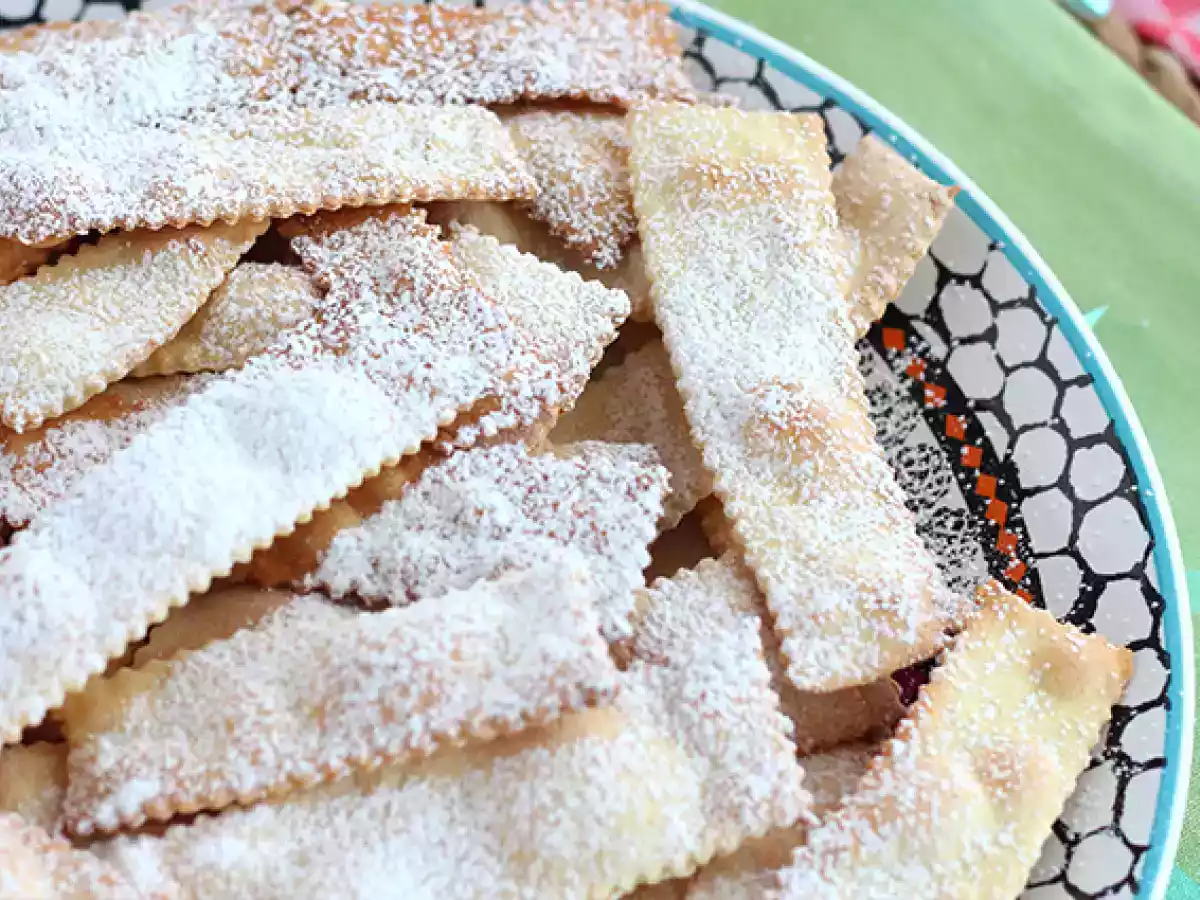Chiacchiere di carnevale - italienske bagte bugnes - foto 2