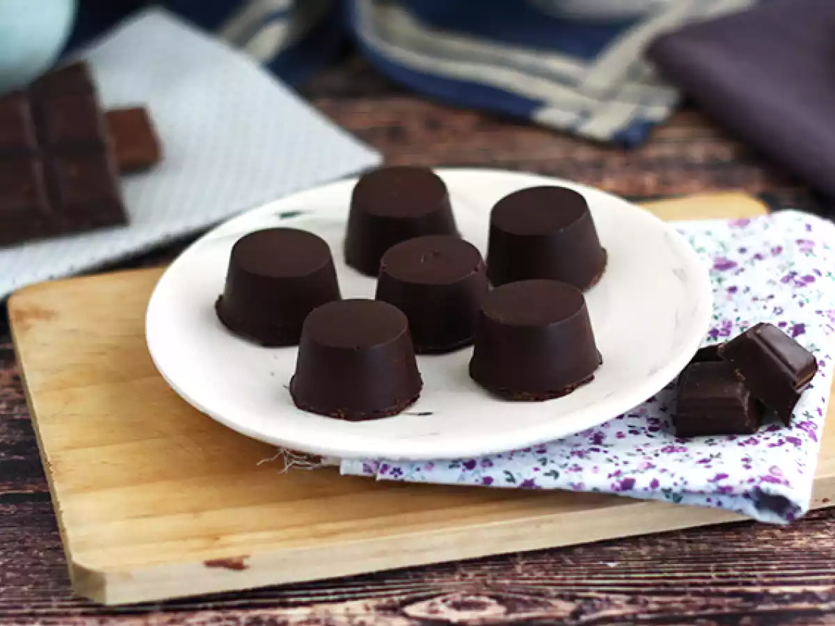 Chokolade fyldt med saltet smørkaramel og mandler - foto 3