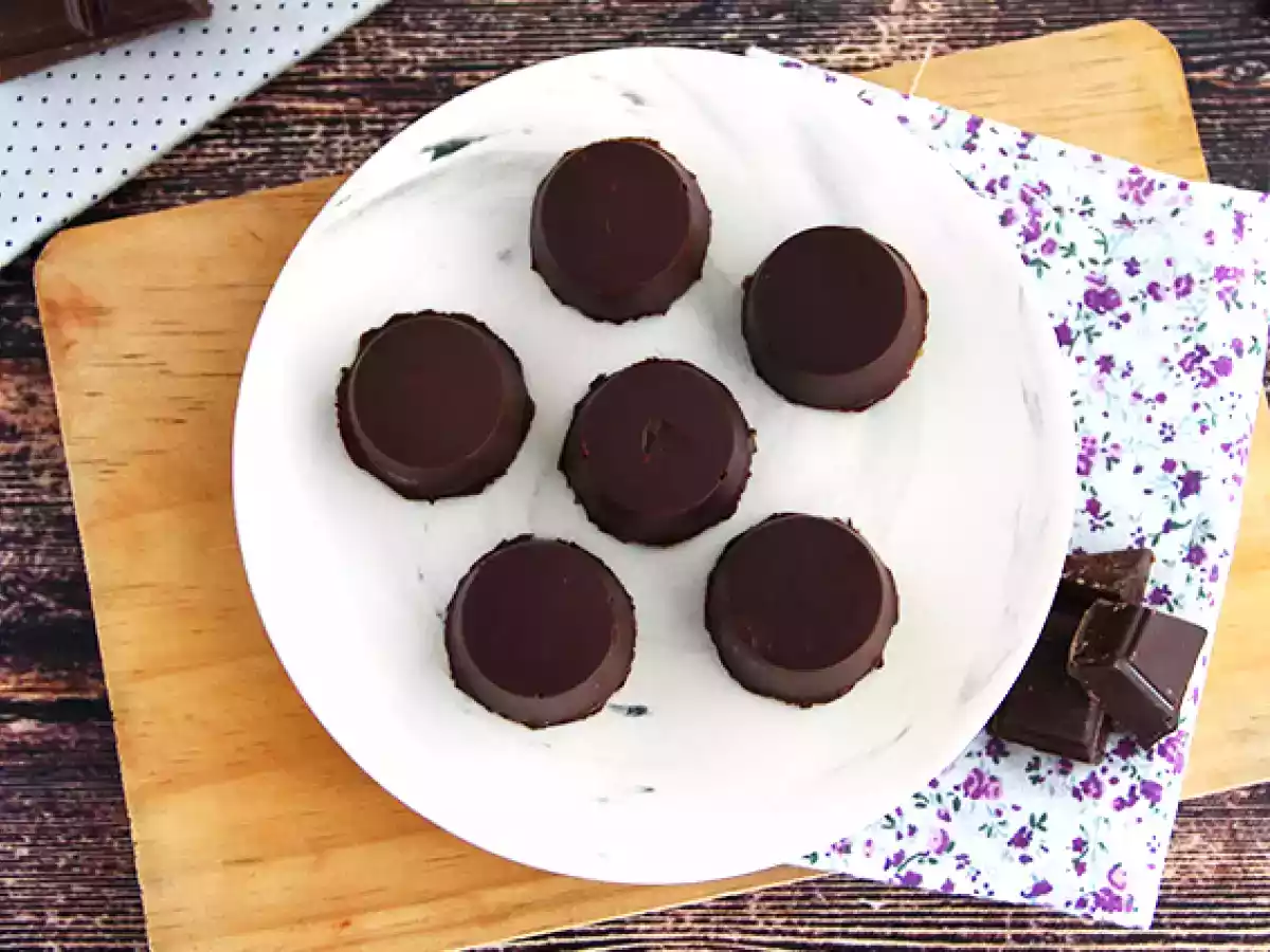 Chokolade fyldt med saltet smørkaramel og mandler - foto 4