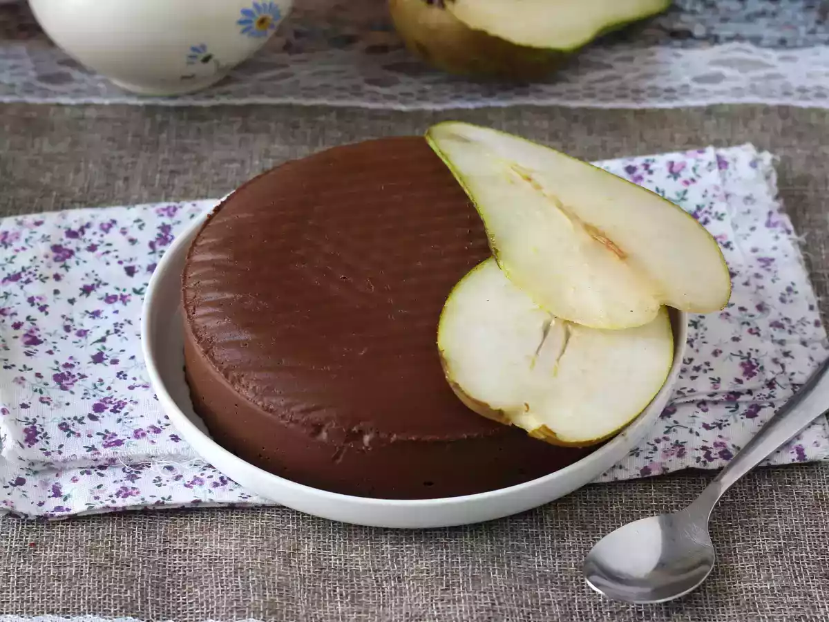 Chokoladepærefudge, en supernem dessert at lave med kun 2 ingredienser!
