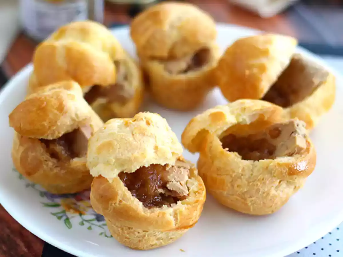 Choux-bagværk med foie gras og confiterede løg - foto 3
