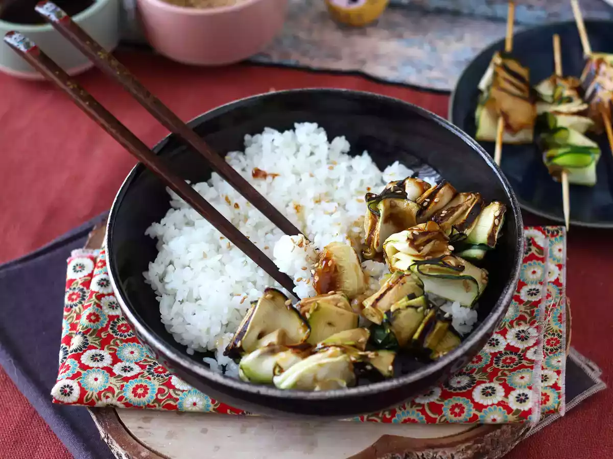 Courgette-kebab med en lækker, krydret asiatisk sauce - foto 3