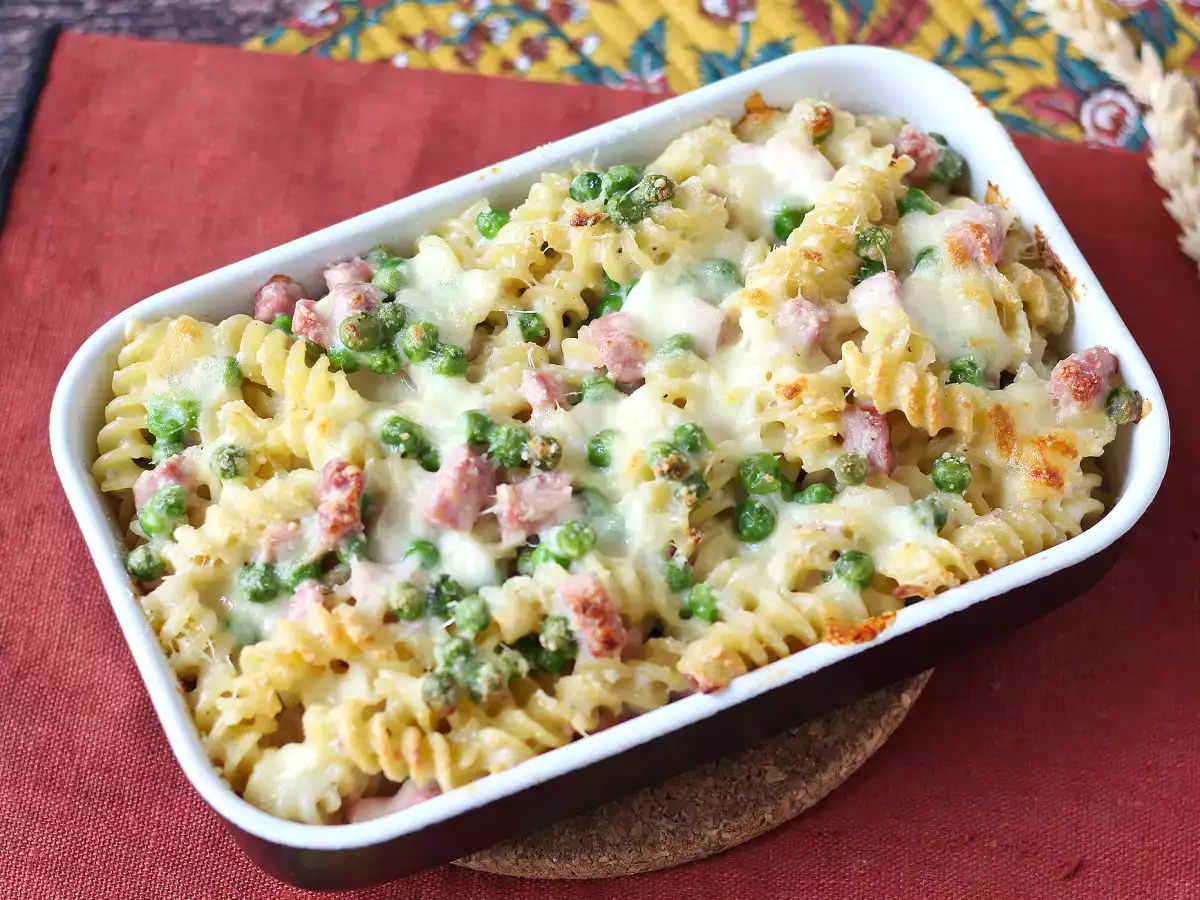 Cremet ovnbagt pasta med ærter og kogt skinke - foto 6