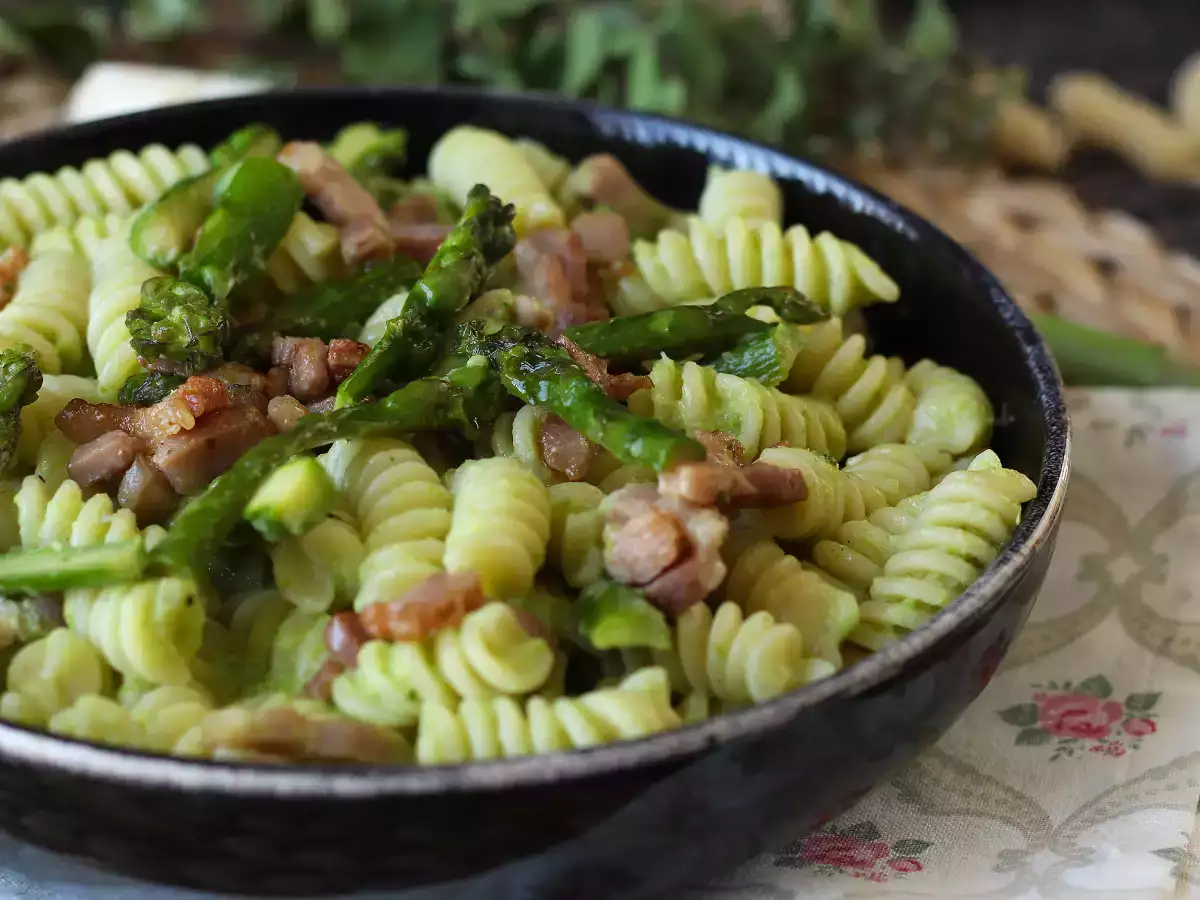 Cremet pasta med asparges og pancetta – nem og lækker opskrift - foto 2
