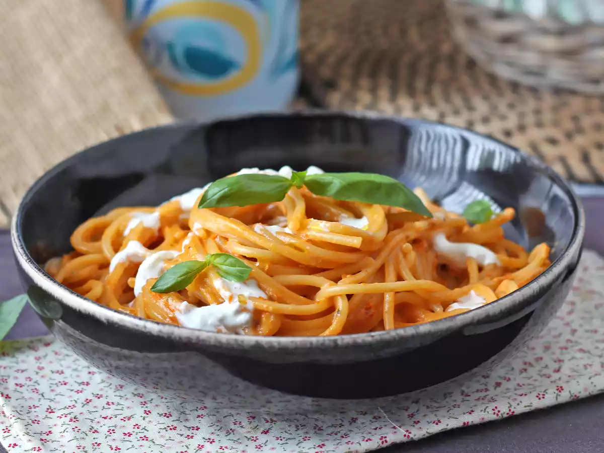 Cremet pasta med burrata og cherrytomater - foto 3