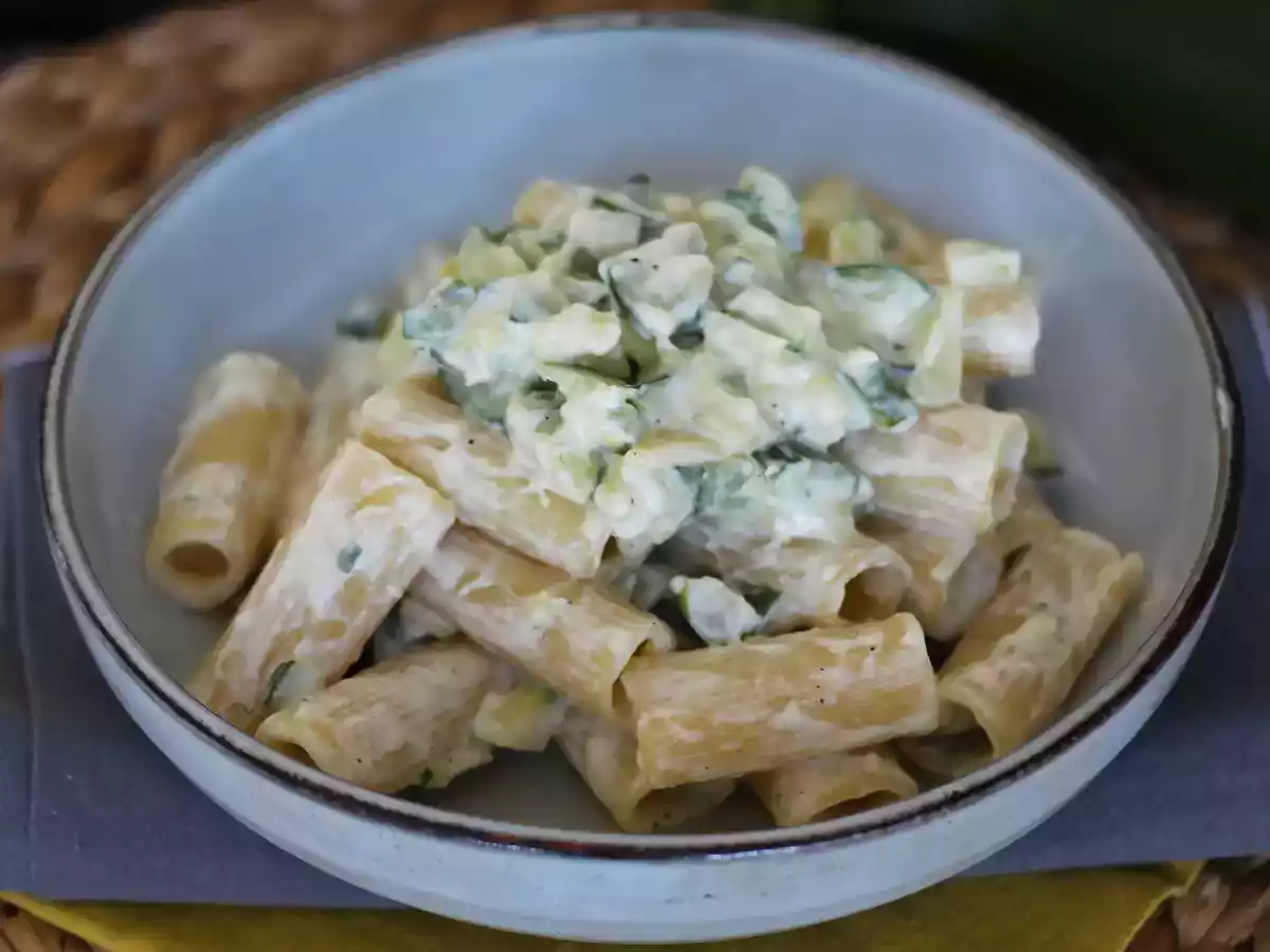 Cremet pasta med courgetter, velsmagende og meget hurtig opskrift - foto 4