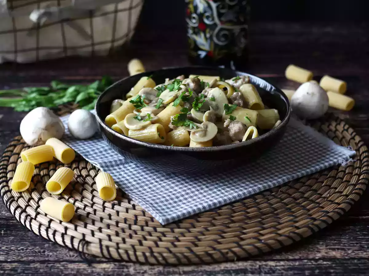 Cremet pasta med svampe og pølse - foto 2