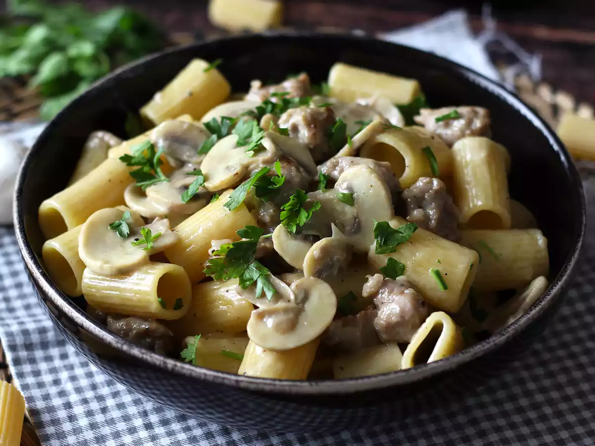 Cremet pasta med svampe og pølse - foto 3