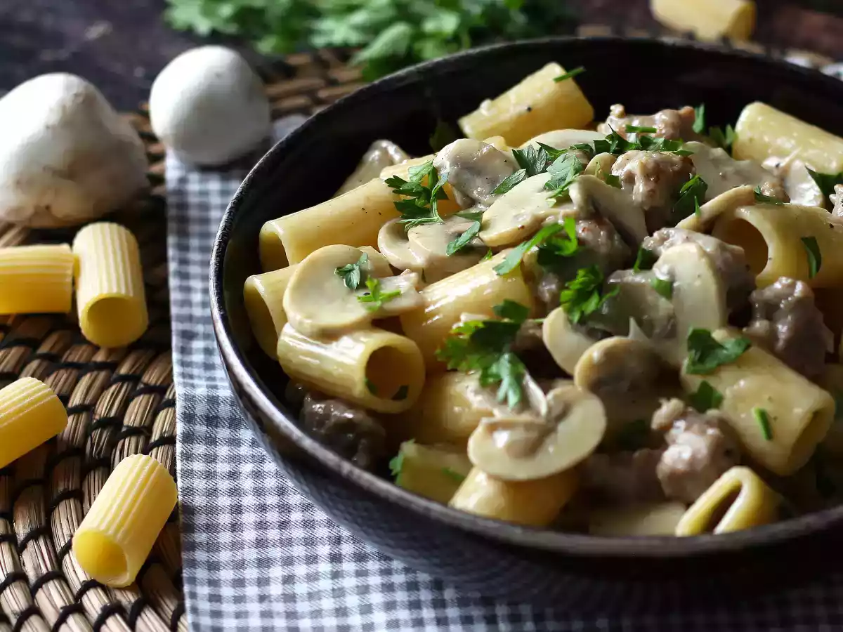 Cremet pasta med svampe og pølse - foto 4