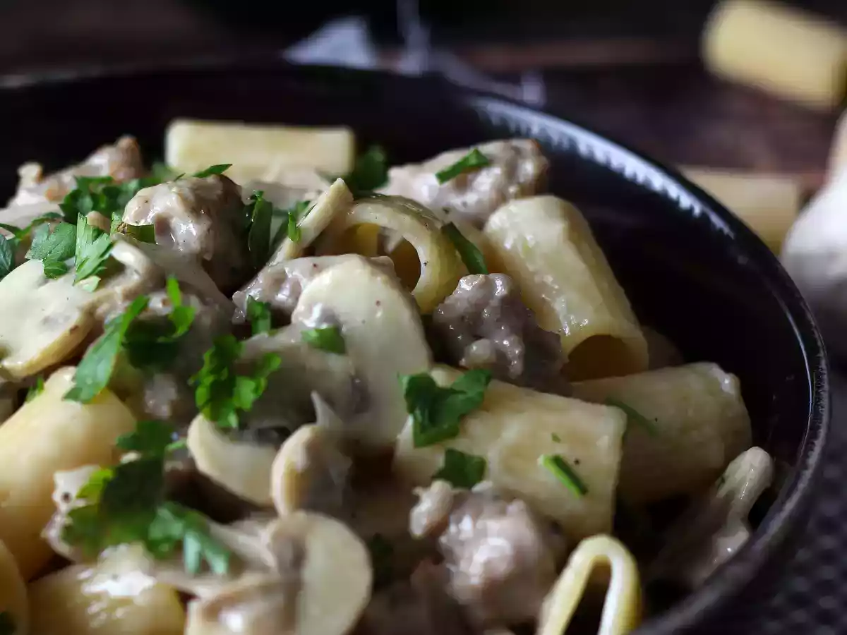 Cremet pasta med svampe og pølse - foto 5