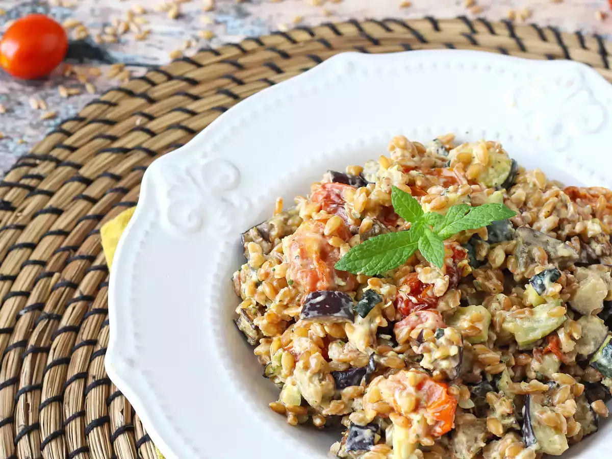 Cremet spelt-salat med courgetter, auberginer og cherrytomater - foto 7