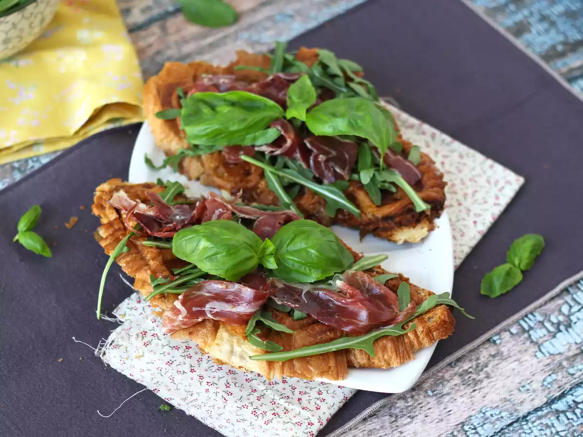 Croffle, den vaffelformede croissant med figensyltetøj, gedeost og iberisk skinke - foto 4