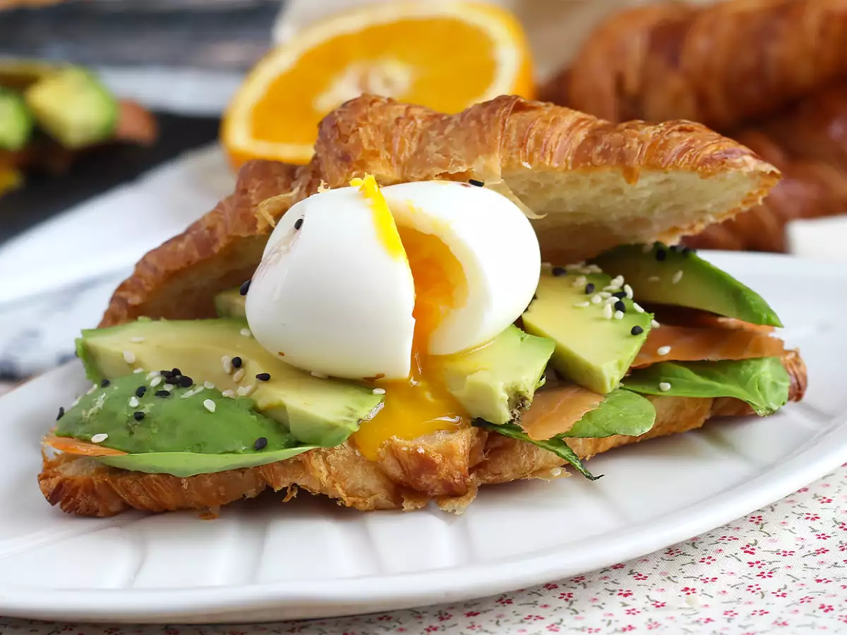 Croissant-sandwich til brunch