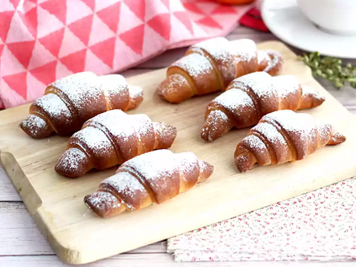 Croissanter med kondenseret mælk