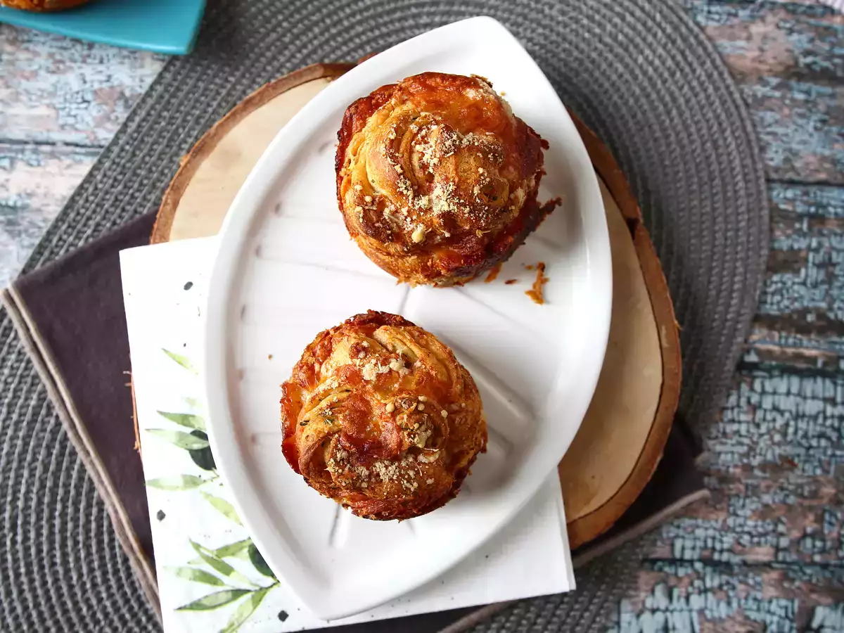 Cruffins – en kombination af croissant og muffin, her med parmesan og mozzarella - foto 2
