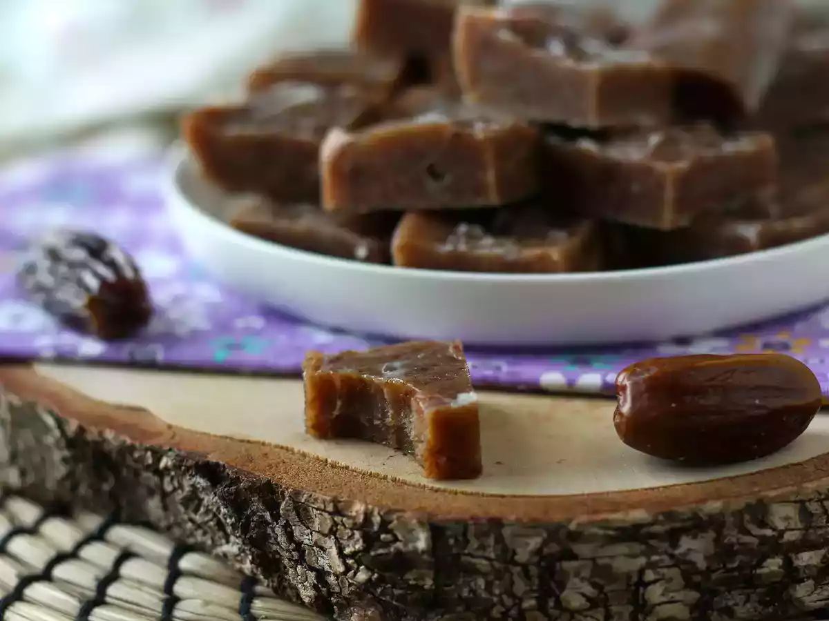 Dadelfudge, en lille firkant fuld af energi og smag! - foto 2