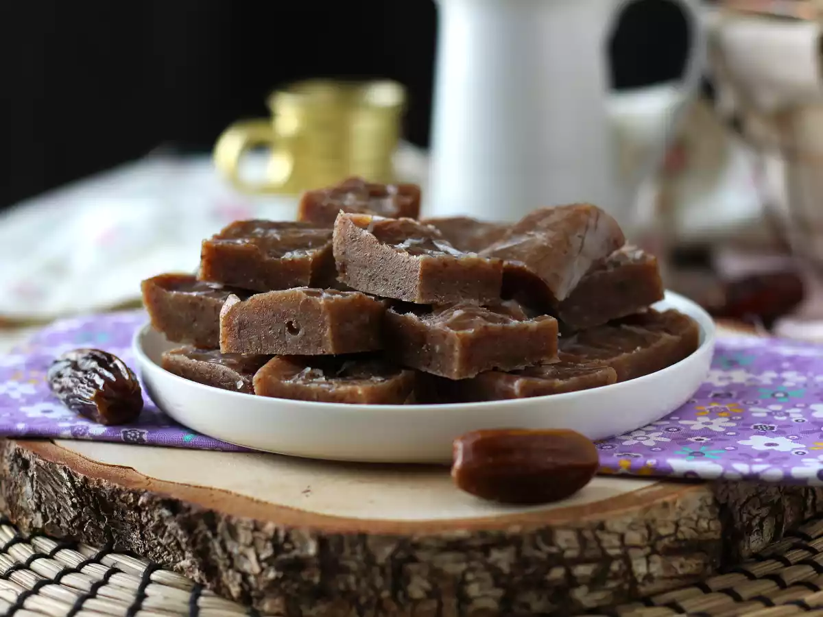 Dadelfudge, en lille firkant fuld af energi og smag! - foto 4