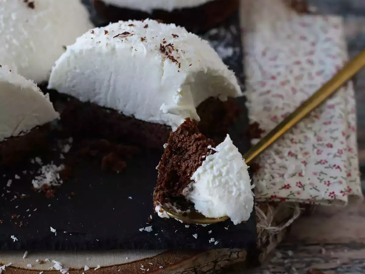 Dessert med chokolade og kokos – blød og sprød! - foto 2