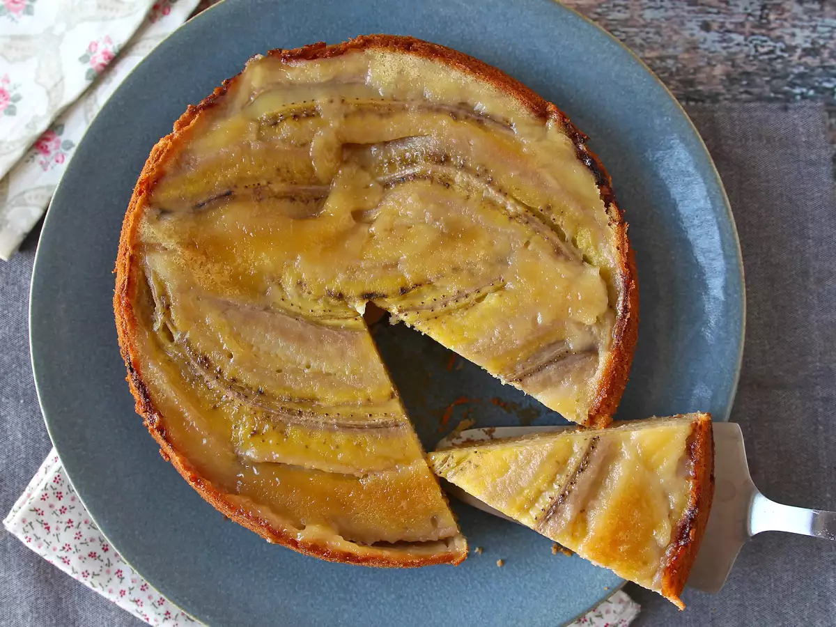 Ekstra saftig omvendt banankage - foto 9