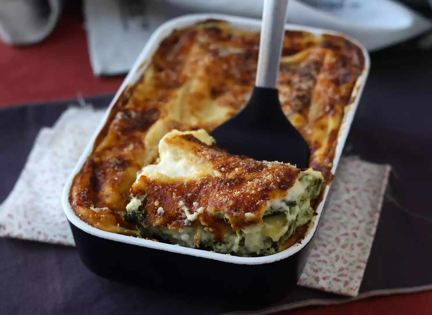 Ekstra smeltende ricotta- og spinatlasagne