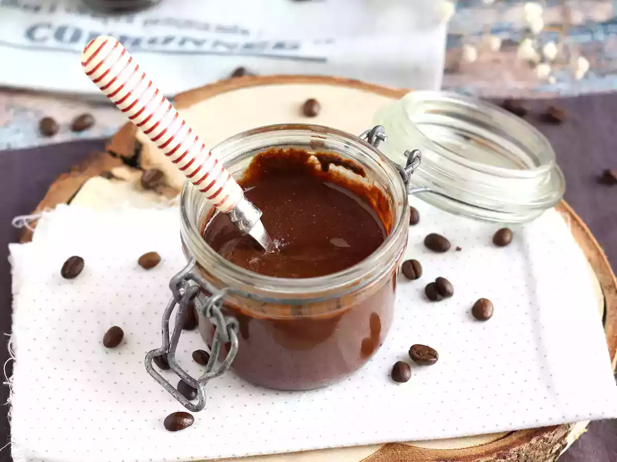 Endelig et smørepålæg til kaffeelskere! Med chokolade og hasselnødder - foto 2
