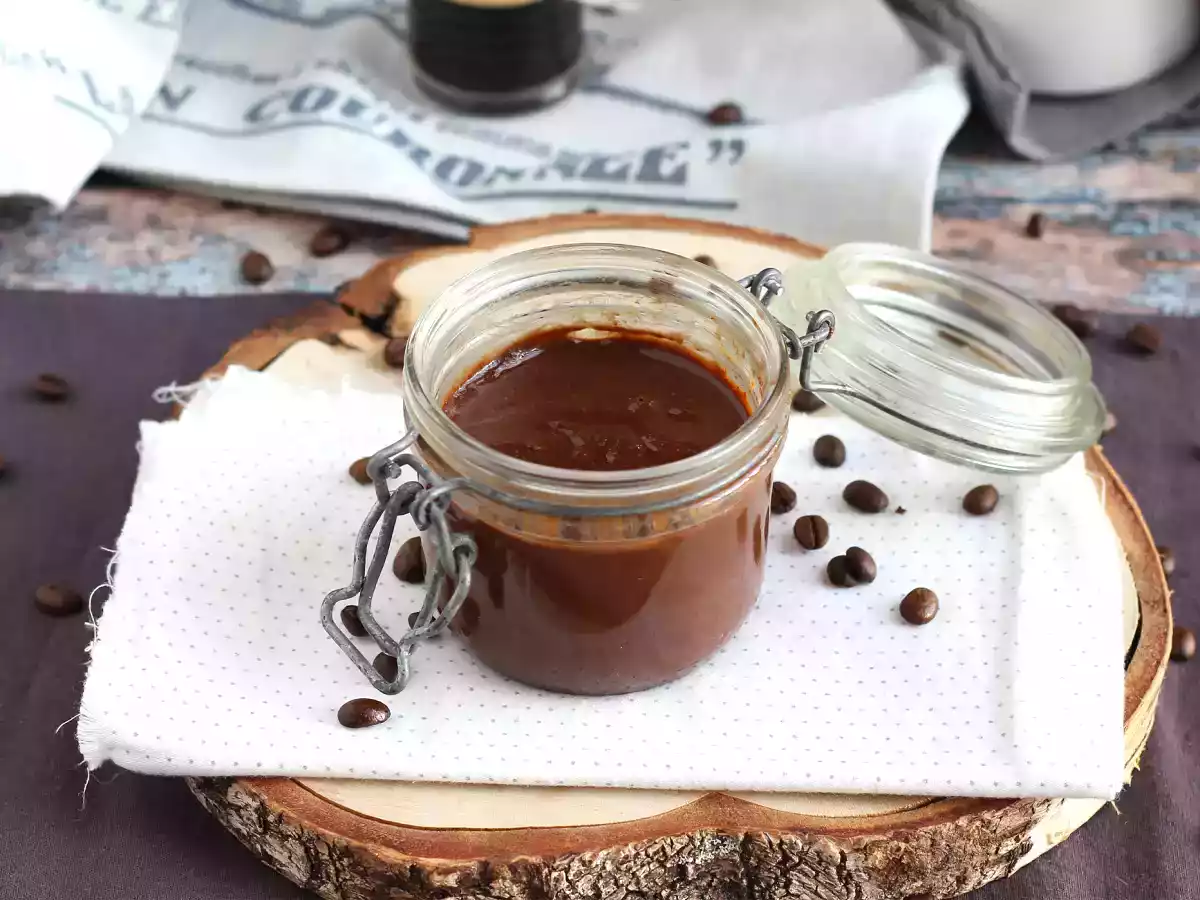 Endelig et smørepålæg til kaffeelskere! Med chokolade og hasselnødder - foto 4