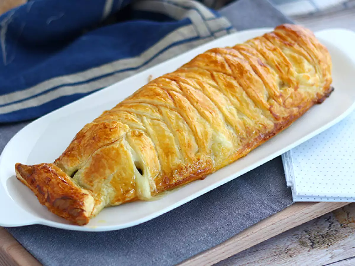 Fisk i butterdej med spinat og mozzarella
