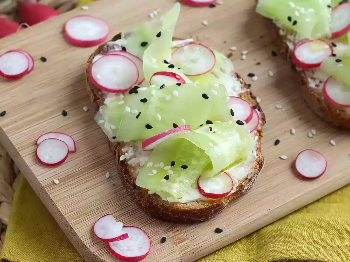 Flødeostsandwiches med agurk og radiser - foto 2