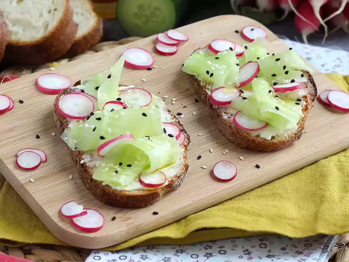 Flødeostsandwiches med agurk og radiser - foto 3