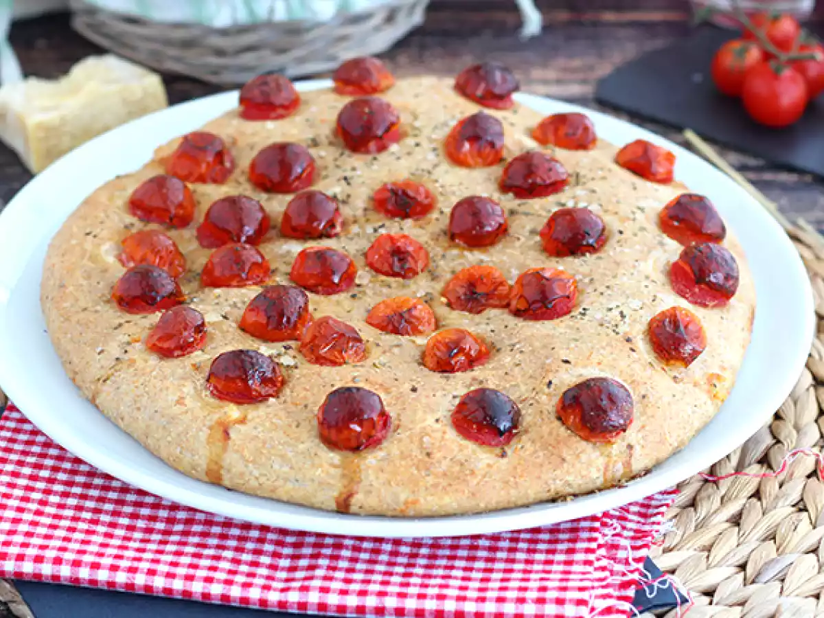 Focaccia med cherrytomater