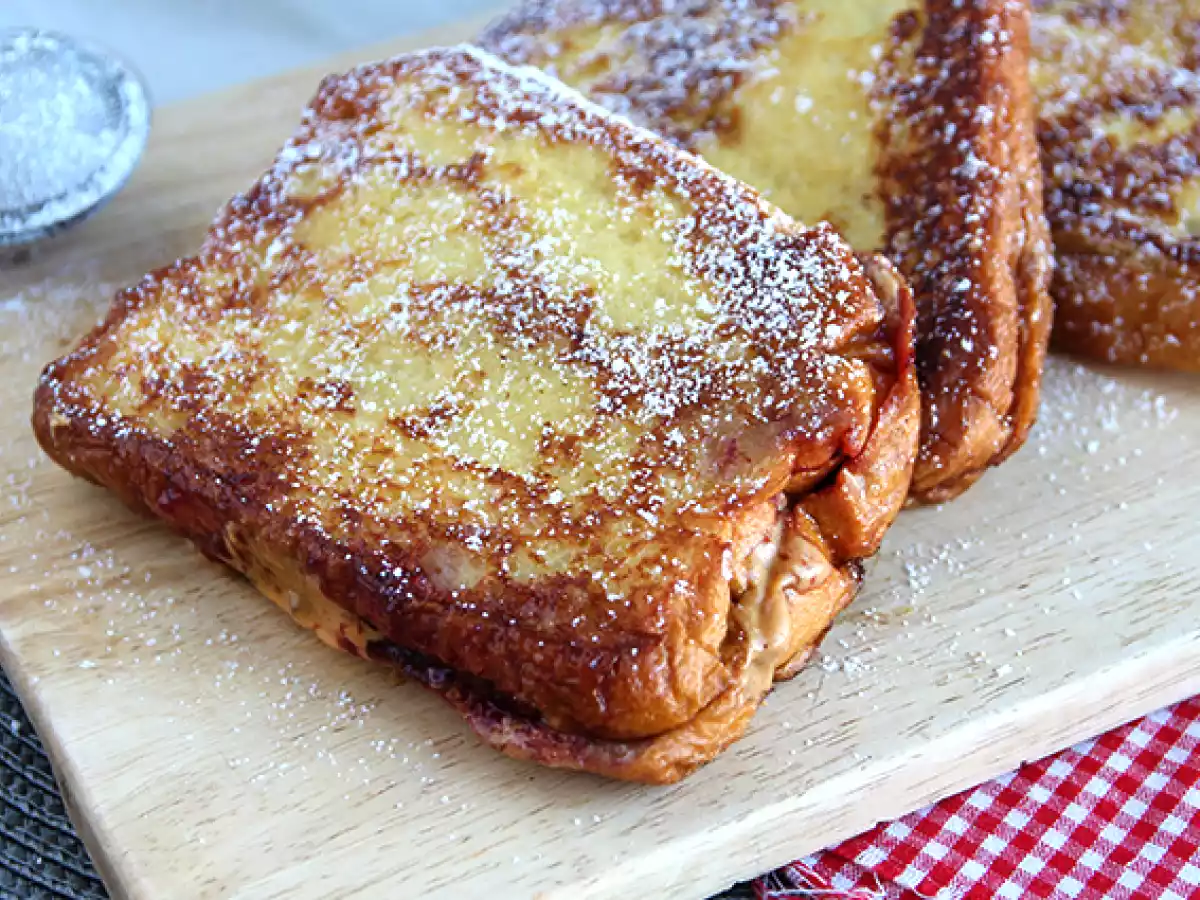 Fransk toast med jordnøddesmør og syltetøj - foto 3