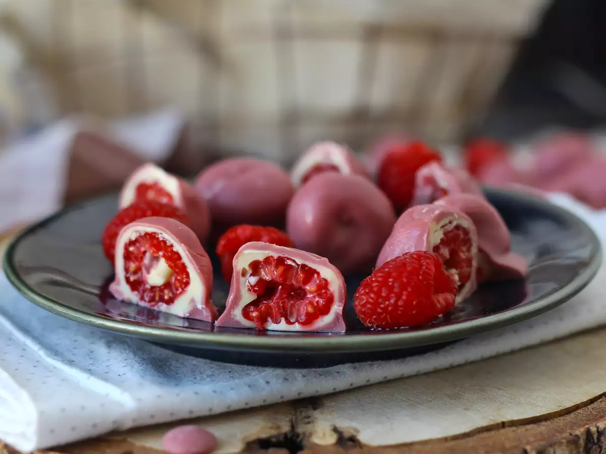 Franui-inspirerede hindbær med hvid chokolade og rubinchokolade - foto 4