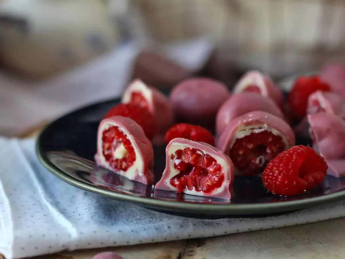 Franui-inspirerede hindbær med hvid chokolade og rubinchokolade - foto 5