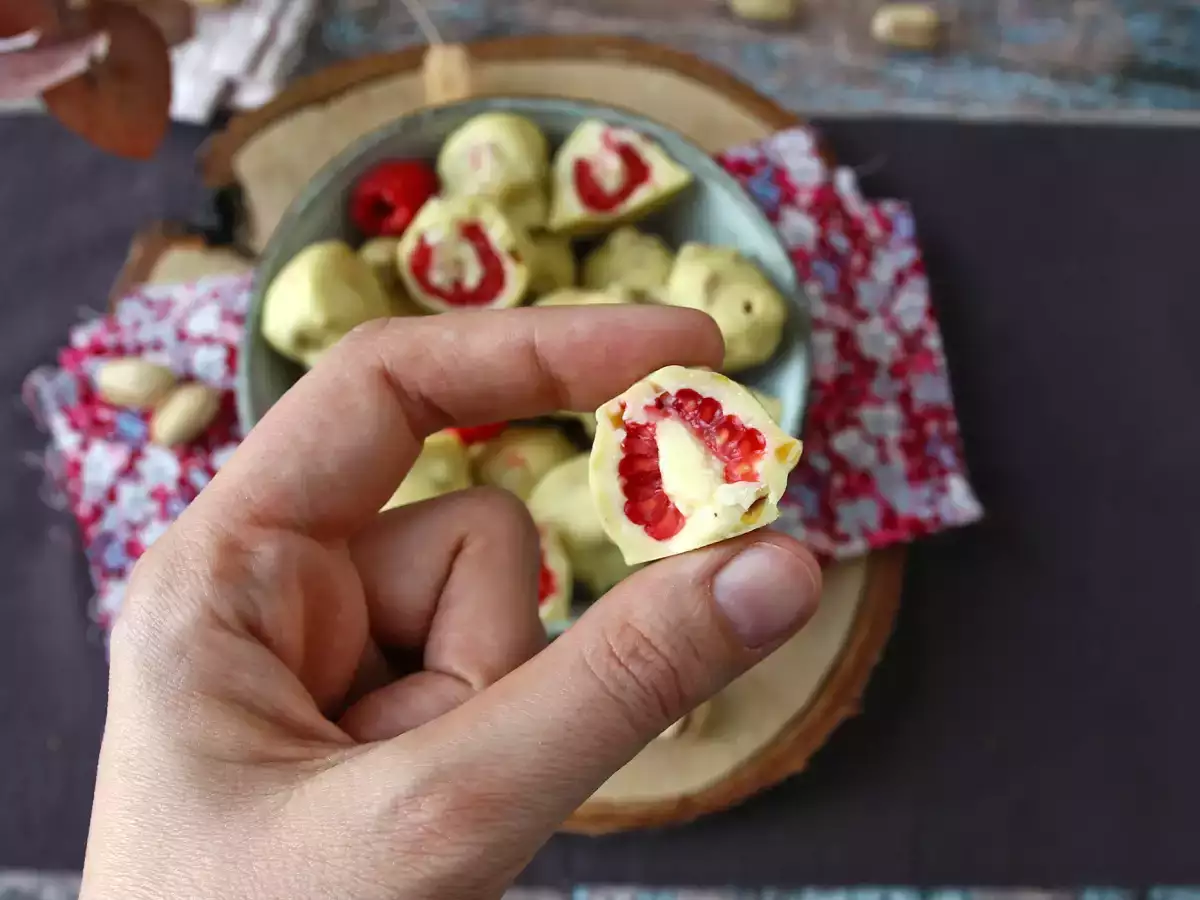 Franui med pistacie: lækre hindbær med et blødt og sprødt overtræk