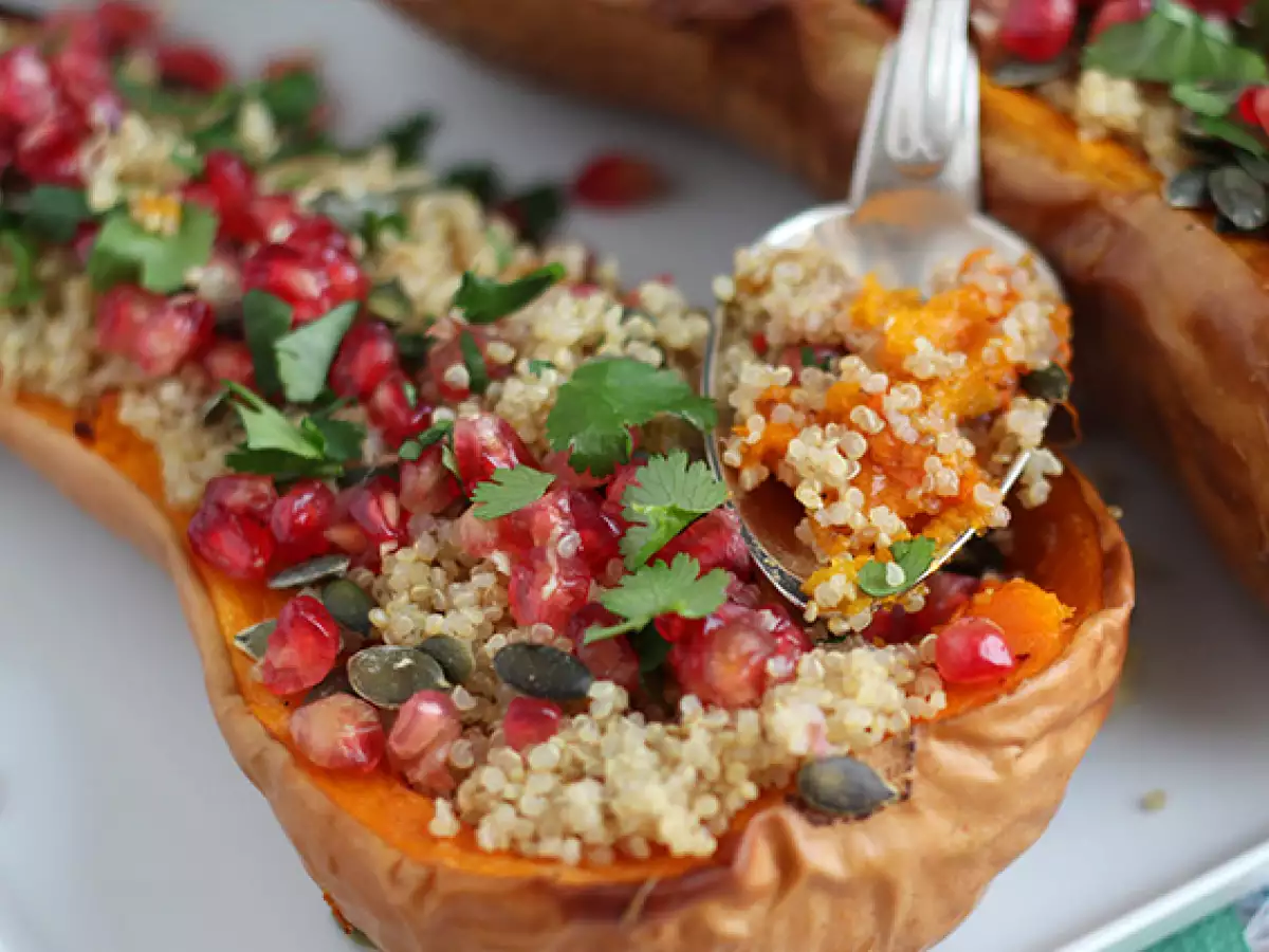 Fyldt butternutsquash med quinoa og granatæble - foto 4